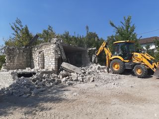 Prestam servicii de demolare,evacuare si amenajarea teritoriului cu tehnica specializata foto 5