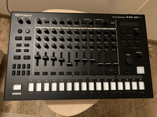 Roland TR-8S Rhythm Performer foto 3