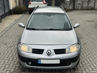 Renault Megane foto 2