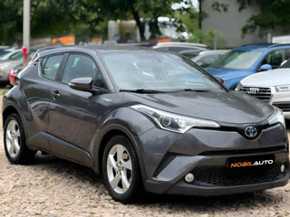 Toyota C-HR foto 2