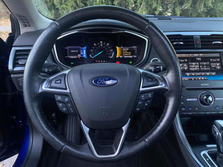 Ford Fusion foto 10