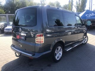 Volkswagen Caravelle foto 3