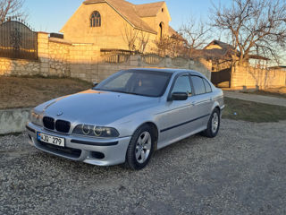 BMW 5 Series foto 3