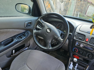 Nissan Almera foto 2