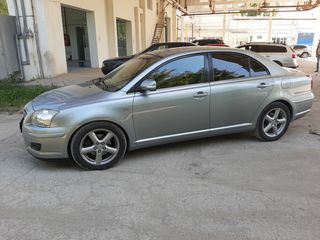 Toyota Avensis foto 3