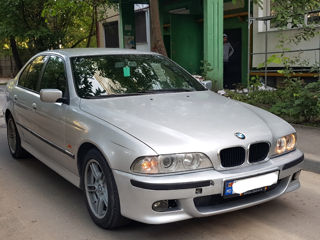 BMW 5 Series foto 2