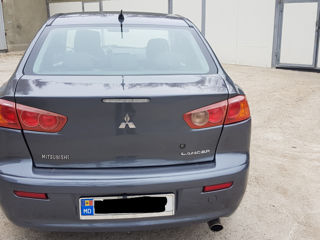 Mitsubishi Lancer foto 6