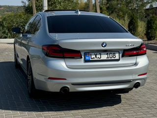 BMW 5 Series foto 4