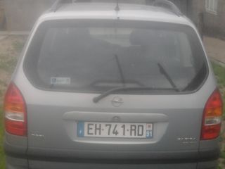 Opel Zafira foto 4