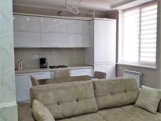 Centru Lev Tolstoi chirie ,2 dormitore +living ,bloc de elita,design individual,cartier privat foto 2