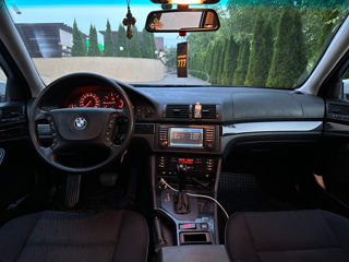 BMW 5 Series foto 7