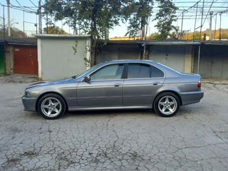 BMW 5 Series foto 7