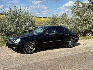 Mercedes E-Class foto 8