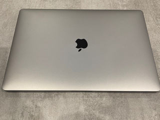MacBook Pro (15-inch, 2017) / 2.8GHz/16 RAM/Radeon Pro 555/256GB foto 3
