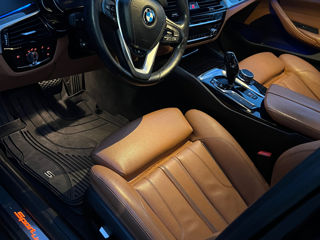 BMW 5 Series foto 8