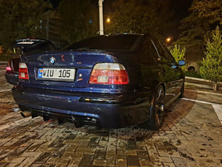 BMW 5 Series foto 7