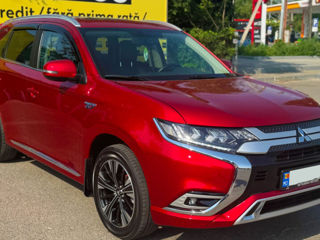 Mitsubishi Outlander foto 2