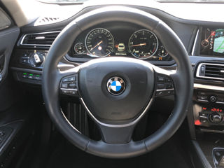 BMW 7 Series foto 8