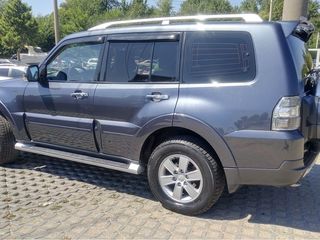 Mitsubishi Pajero foto 8