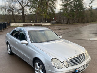 Mercedes E-Class foto 8