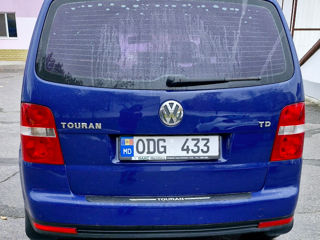 Volkswagen Touran foto 6