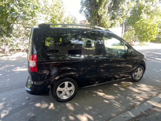 Ford Tourneo Courier foto 2