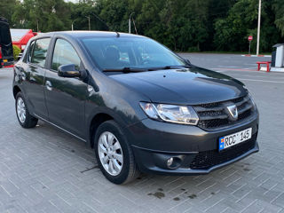 Dacia Sandero foto 1