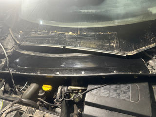 polca sub capota Renault scenic 3 foto 3