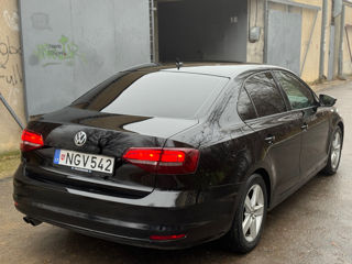 Volkswagen Jetta foto 3