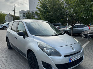 Renault Grand Scenic foto 2