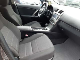 Toyota Avensis foto 7