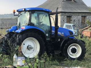 Трактор NewHolland t6070