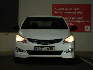 Hyundai Accent foto 3