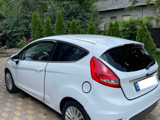 Ford Fiesta 3D foto 2