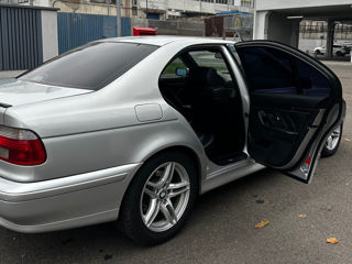 BMW 5 Series foto 6