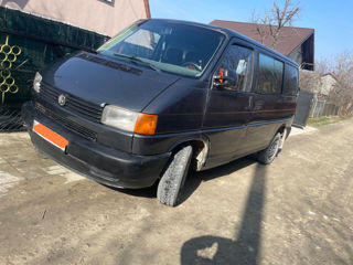 Volkswagen T4 foto 1