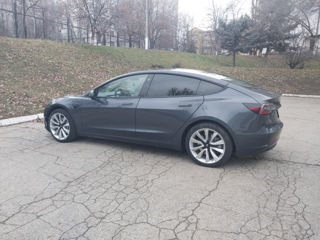 Tesla Model 3 foto 4