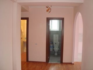 Chirie apartament spatios cu 2 camere, 87m2, str. G.Asachi 58,Telecentru, {de la proprietar} foto 4