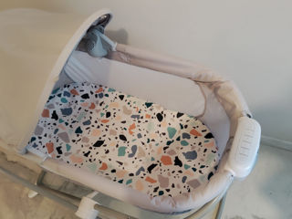 Vând pătuț-leagăn (bassinet) Fisher Price foto 3