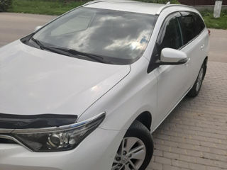 Toyota Auris foto 2