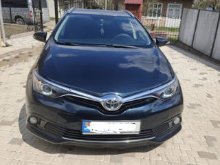 Toyota Auris фото 6