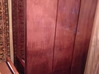 Деревянный шкаф 600 лей