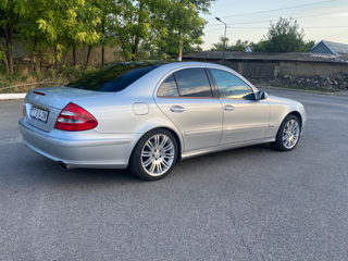 Mercedes E-Class foto 2