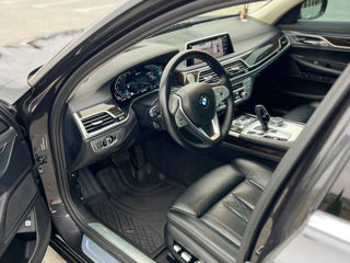 BMW 7 Series foto 5