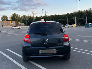 Renault Clio foto 5