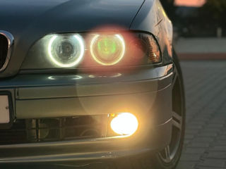 BMW 5 Series foto 1