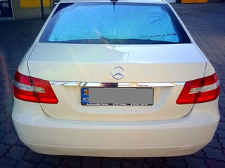 Mercedes E-Class foto 1