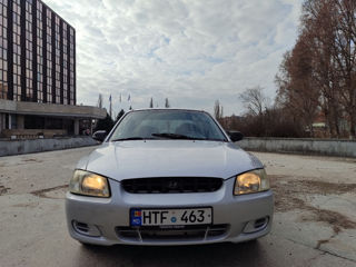 Hyundai Accent foto 4