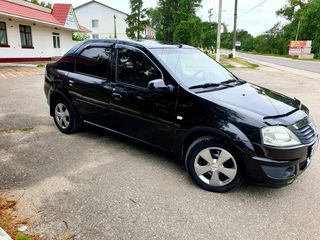 Dacia Logan foto 1