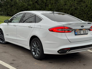 Ford Fusion foto 8